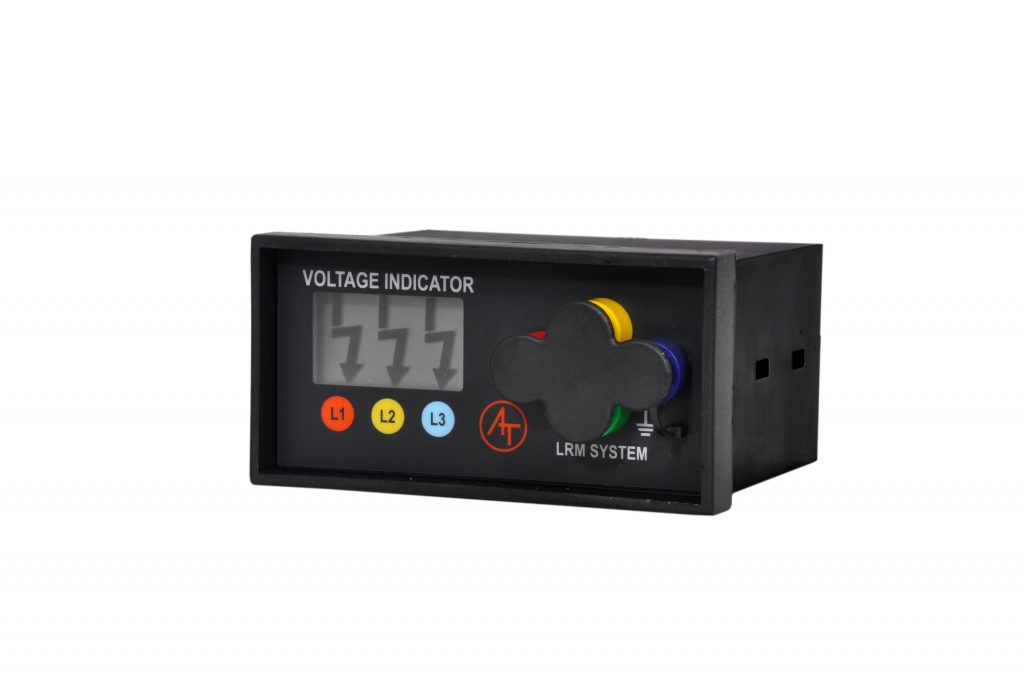 Voltage detecting system